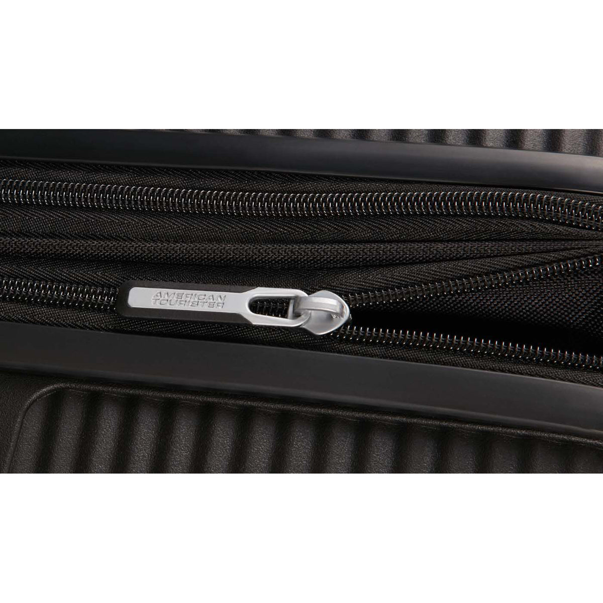 American Tourister Velký kufr SoundBox 77cm Černá