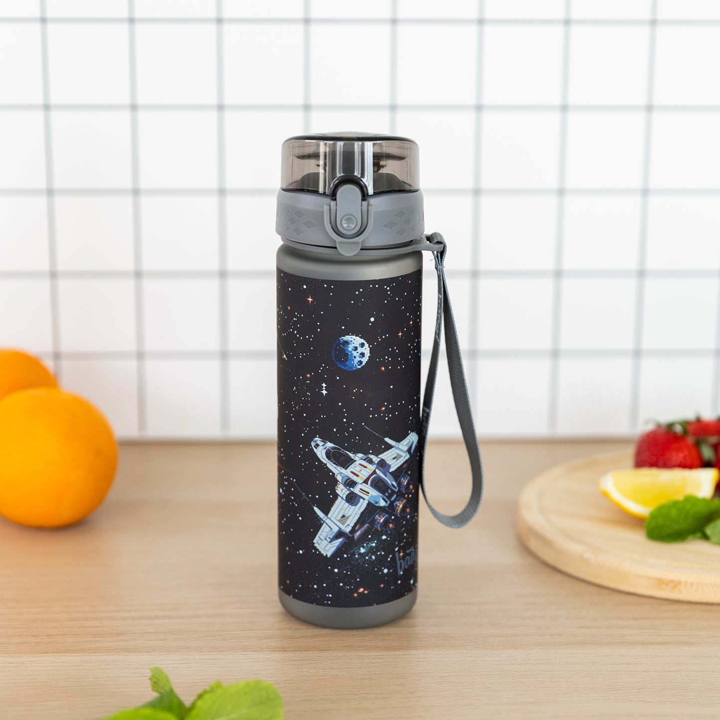Tritanová láhev na pití Pixel Space, 500 ml