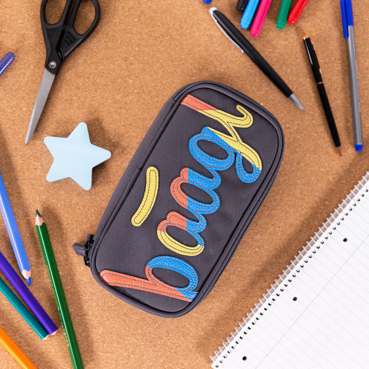 Školní penál etue Logo Mix