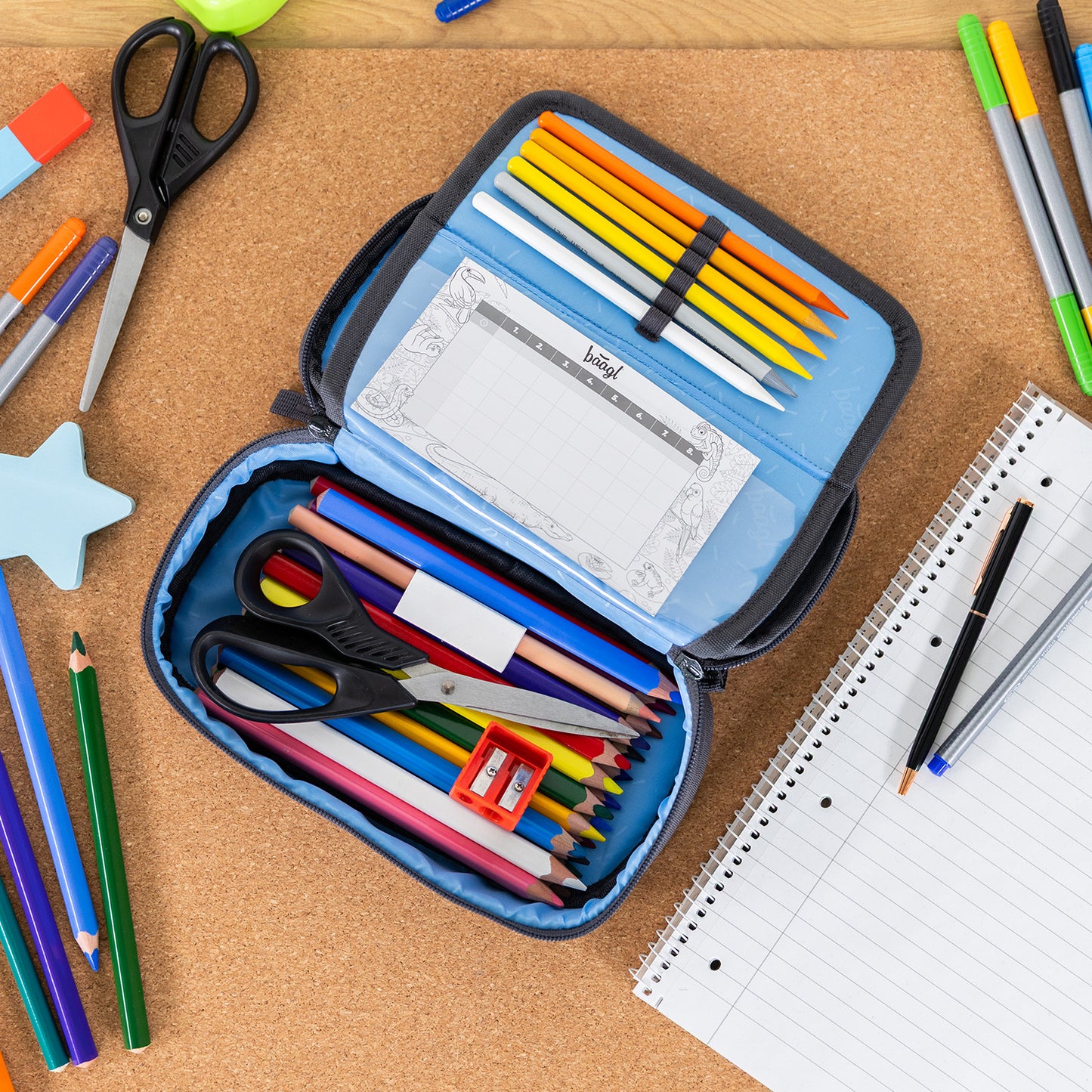 Školní penál etue Logo Mix