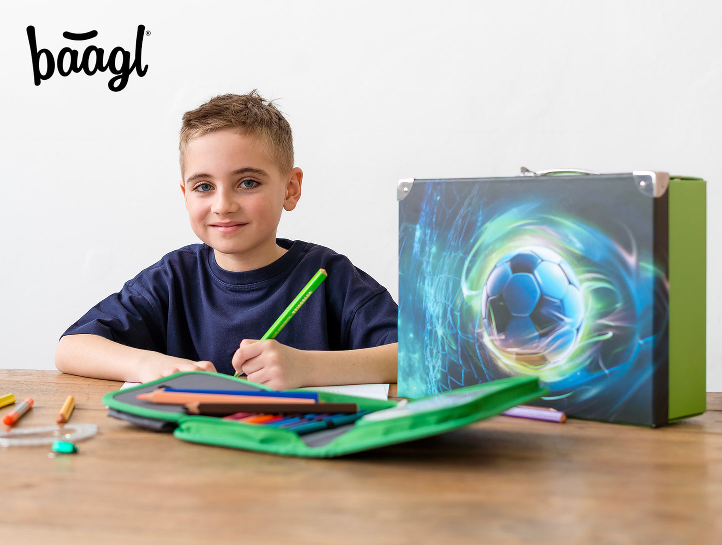 Skládací školní kufřík Fotbal Míč s kováním