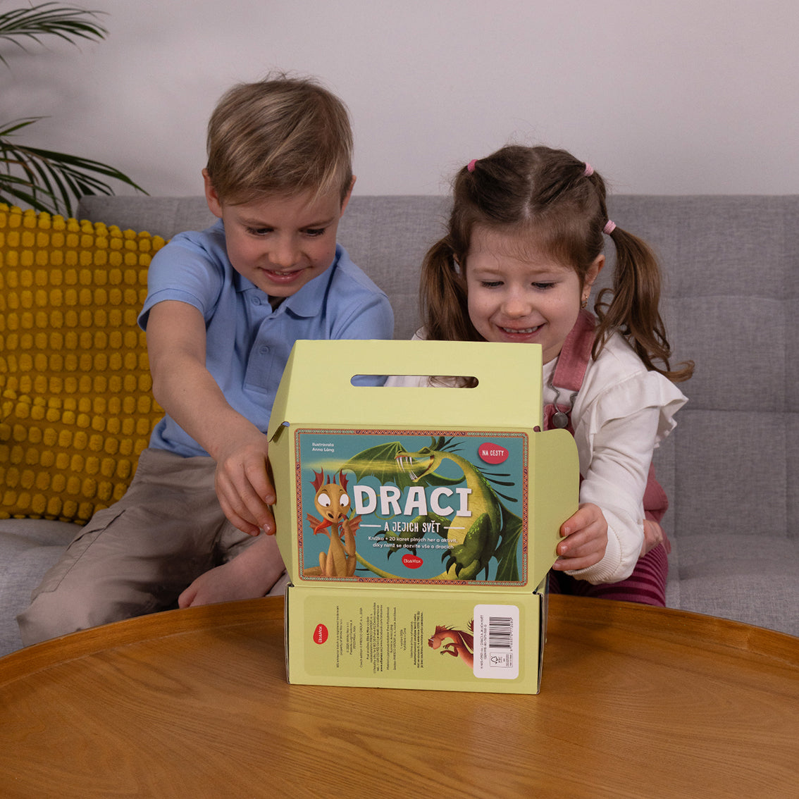 Na cesty – DRACI A JEJICH SVĚT, box: kniha a hry